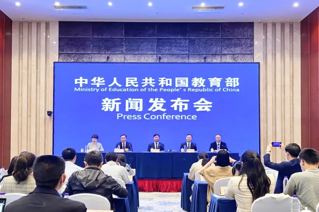 免费观看已满十八岁电视剧两女