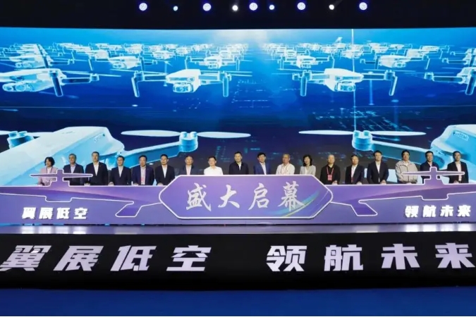 免费观看已满十八岁电视剧两女